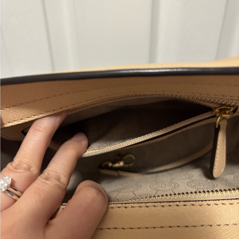 Michael Kors Tan and Cream Crossbody Bag - Picture 7 of 8